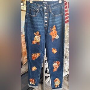 Hot Topic Dark Wash Latte Pumpkin Jeans. NWT Size 3